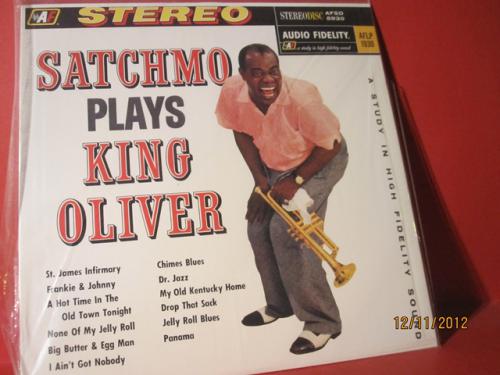 SATCHMO PLAYS KING OLIVER 