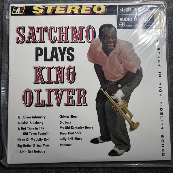 SATCHMO PLAYS KING OLIVER 