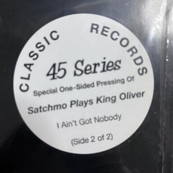 SATCHMO PLAYS KING OLIVER 